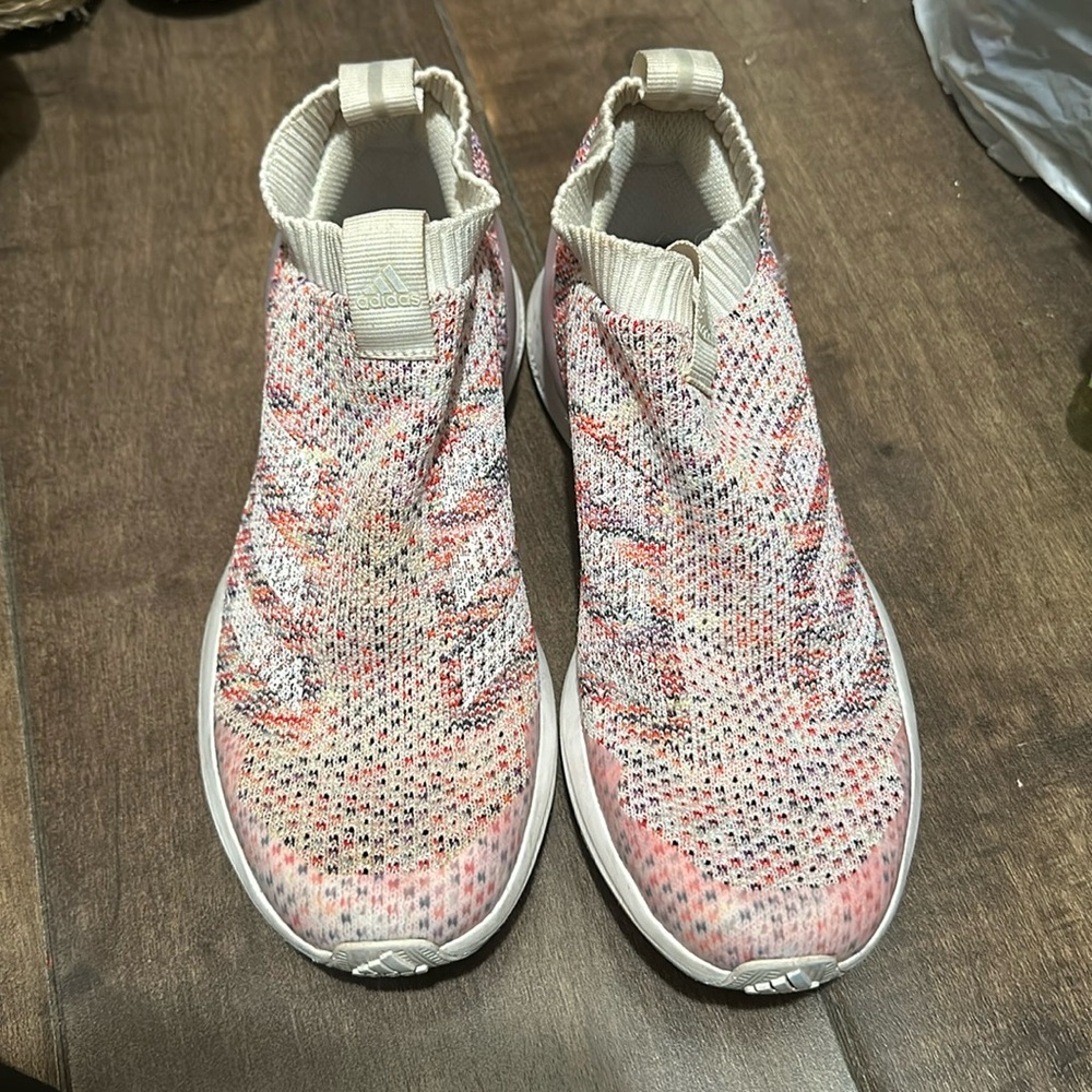 Adidas laceless tennis shoes